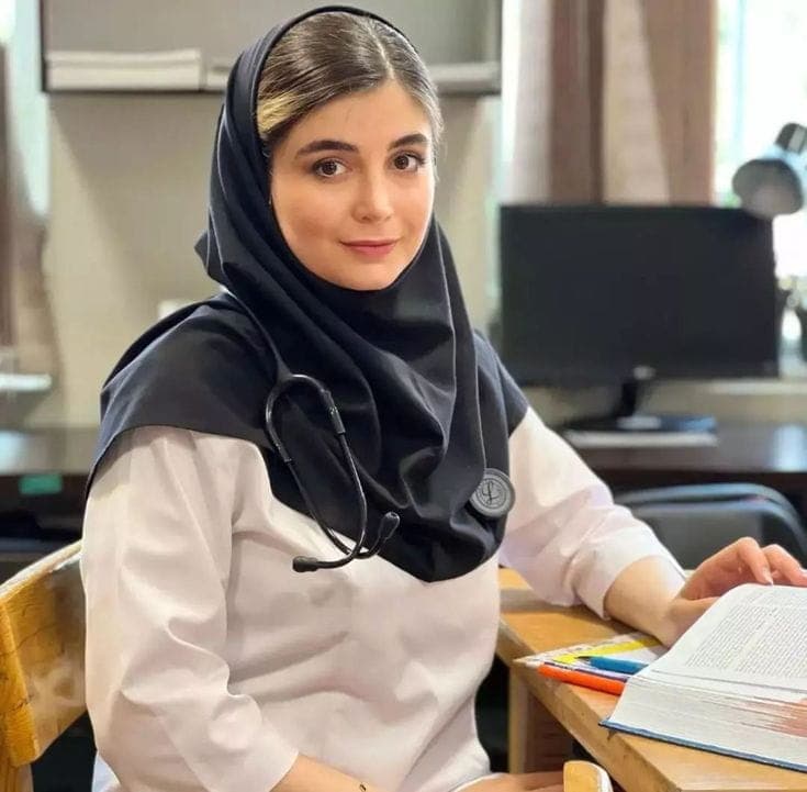 دنیا صالحی